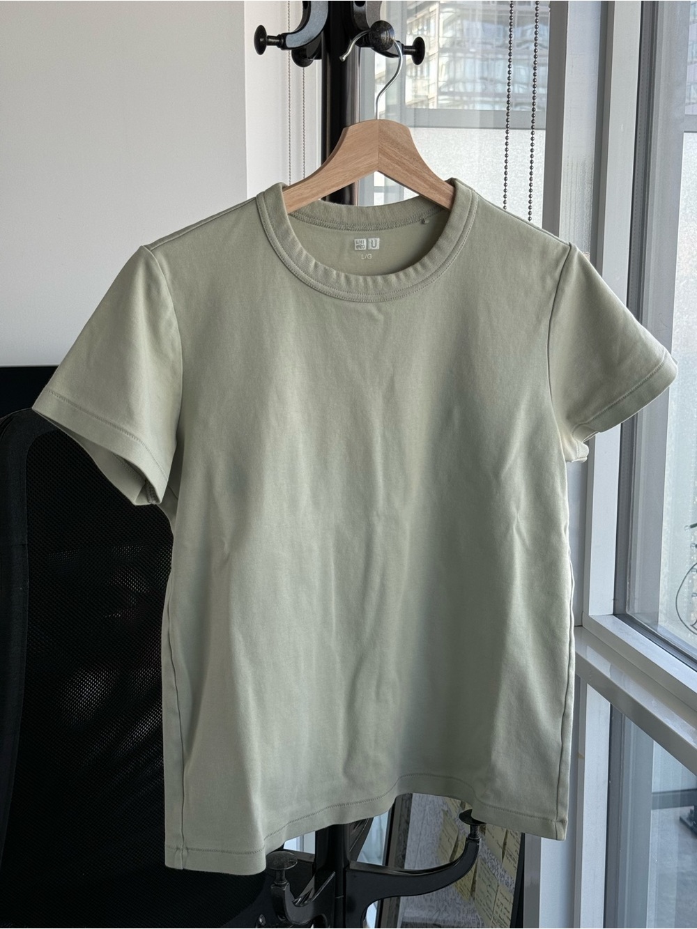 Uniqlo Men’s Crew Neck T-Shirt in Sage Green